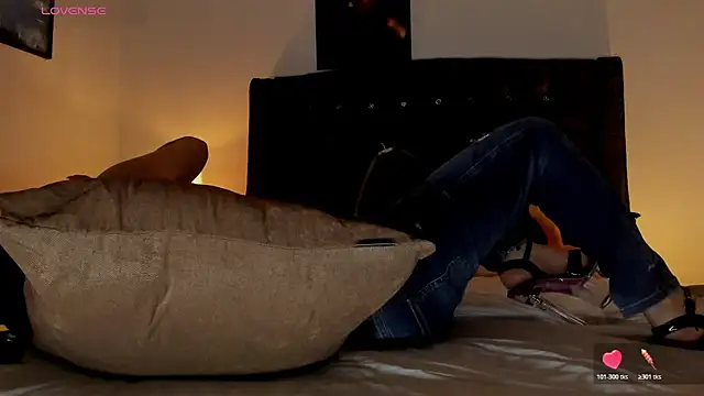 Skay Hot online show from November 2025 02:34:02 AM