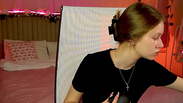 EveMundie online show from March 2026 11:38:02 AM