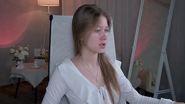 EveMundie online show from March 2026 06:31:02 AM