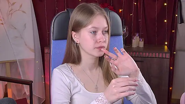 EveMundie online show from April 2026 06:30:01 AM