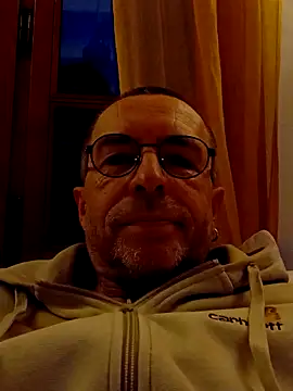 Xavspank2 online show from February 2026 05:38:01 PM