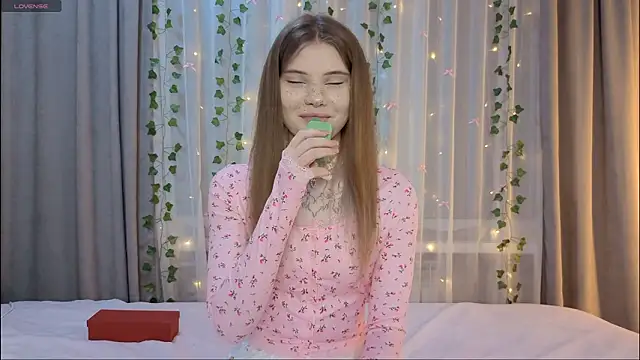 CarolinePepper online show from February 2026 02:16:02 PM