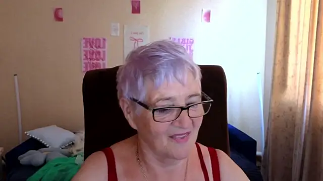 Sandra Snowflake online show from July 2026 06:47:02 AM