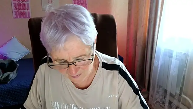 Sandra Snowflake online show from July 2026 04:16:01 AM