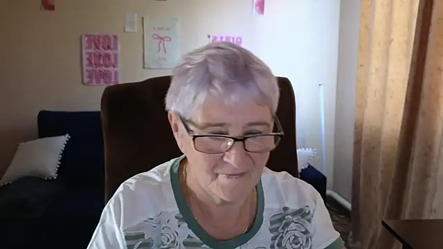 Sandra Snowflake online show from July 2026 04:07:02 AM