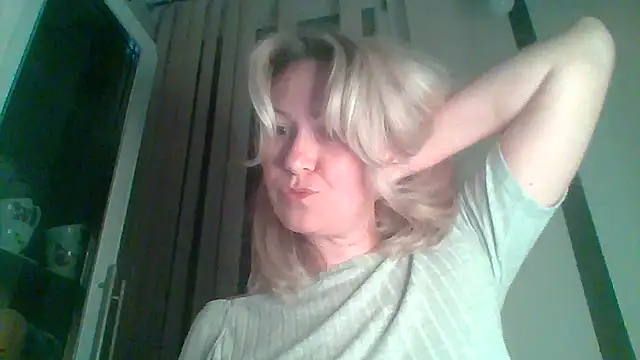 Snapshot of Mary888x chatting on February 2025 08:22:02 PM Mary888x online show from February 2025 08:22:02 PM
