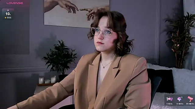 Snapshot of Rada_Woods chatting on February 2025 09:33:02 PM Rada Woods online show from February 2025 09:33:02 PM