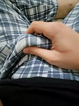 Snapshot of skiciyunis chatting on February 2026 07:12:01 PM skiciyunis online show from February 2026 07:12:01 PM