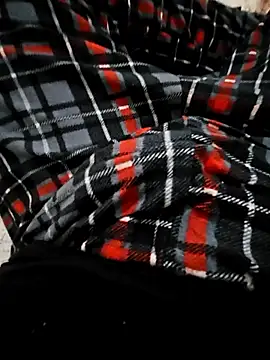 Snapshot of skiciyunis chatting on February 2026 05:24:01 PM skiciyunis online show from February 2026 05:24:01 PM