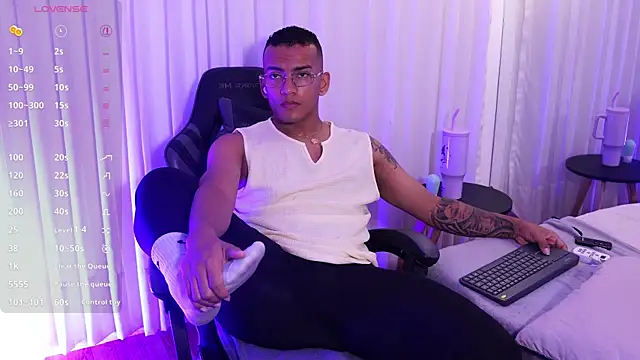 Rafa2004Cruz online show from June 2026 12:33:01 PM