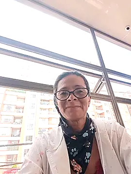 Snapshot of Coeur_de_luxure chatting on May 2026 05:40:02 PM Coeur de luxure online show from May 2026 05:40:02 PM