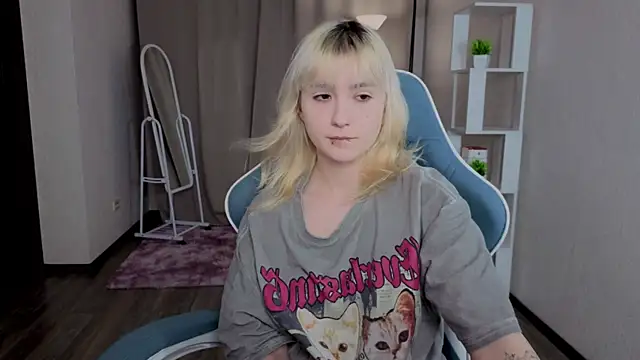 Nasy online show from November 2025 06:44:02 PM