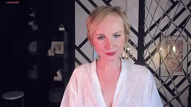Snapshot of Sandra_Kind chatting on February 2025 08:06:01 AM Sandra Kind online show from February 2025 08:06:01 AM