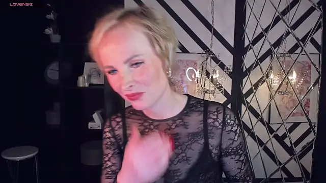 Snapshot of Sandra_Kind chatting on February 2025 11:09:02 AM Sandra Kind online show from February 2025 11:09:02 AM