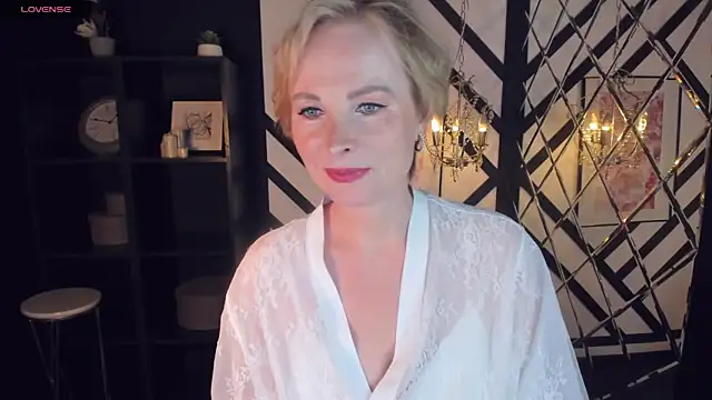 Snapshot of Sandra_Kind chatting on February 2025 08:40:02 AM Sandra Kind online show from February 2025 08:40:02 AM