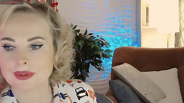 Snapshot of Sandra_Kind chatting on February 2026 05:35:01 AM Sandra Kind online show from February 2026 05:35:01 AM