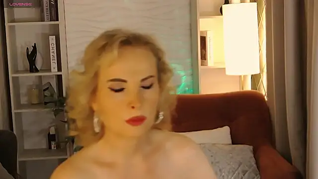 Snapshot of Sandra_Kind chatting on March 2026 05:42:01 AM Sandra Kind online show from March 2026 05:42:01 AM