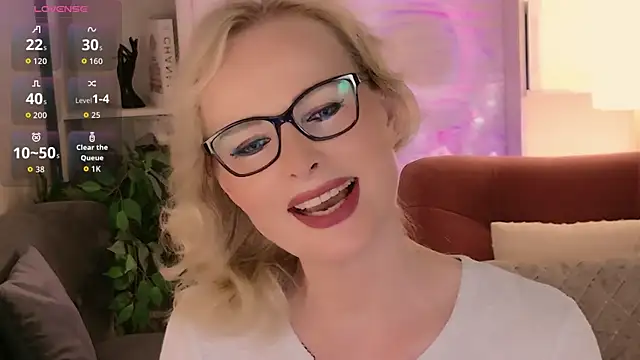 Snapshot of Sandra_Kind chatting on July 2026 05:20:02 AM Sandra Kind online show from July 2026 05:20:02 AM