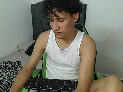 Boy coll online show from March 2026 05:33:02 AM