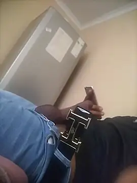 TwistedR online show from November 2025 04:40:01 AM