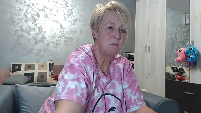 RosesandLillies online show from October 2025 05:47:02 PM