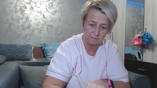 RosesandLillies online show from February 2026 06:44:01 PM