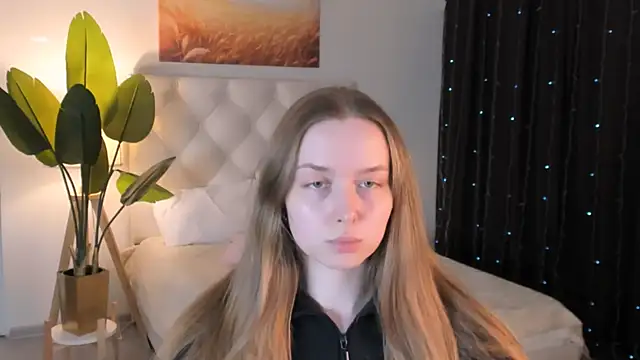 Snapshot of JenniferGraces chatting on May 2026 01:17:02 PM JenniferGraces online show from May 2026 01:17:02 PM