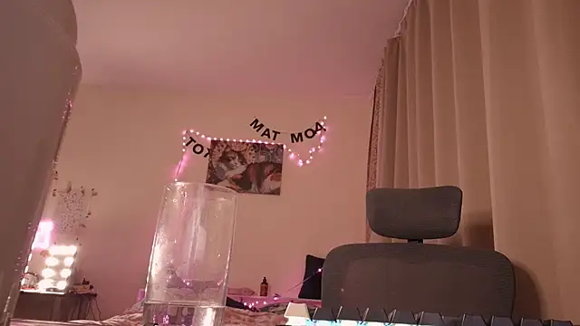 boozekirs  online show from November 2025 03:07:01 AM