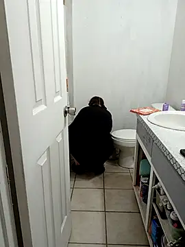 HTXBELLE online show from October 2025 05:24:01 PM