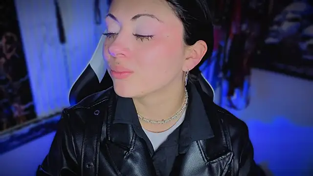 Guxplo  online show from April 2026 02:46:02 PM