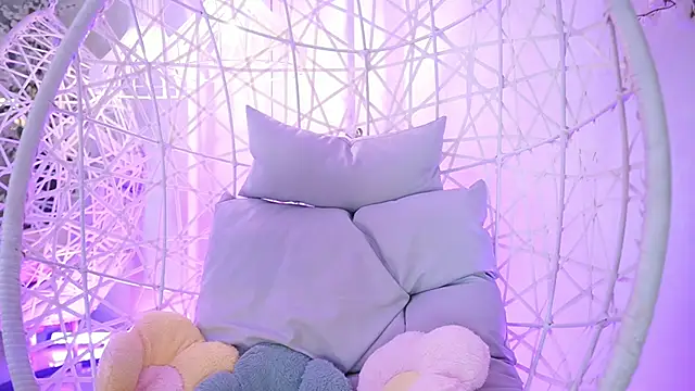 Snapshot of SaharaKramer chatting on February 2025 05:57:02 PM SaharaKramer online show from February 2025 05:57:02 PM