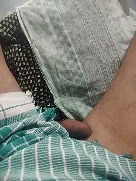 Snapshot of indian_couple4 chatting on October 2025 01:31:01 AM indian couple4 online show from October 2025 01:31:01 AM