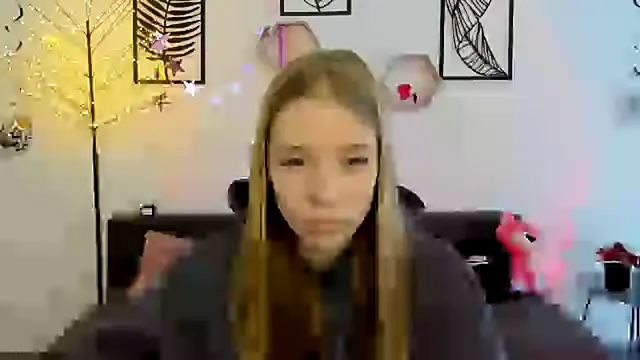 Snapshot of AnnNorriss chatting on February 2025 01:41:01 PM AnnNorriss online show from February 2025 01:41:01 PM