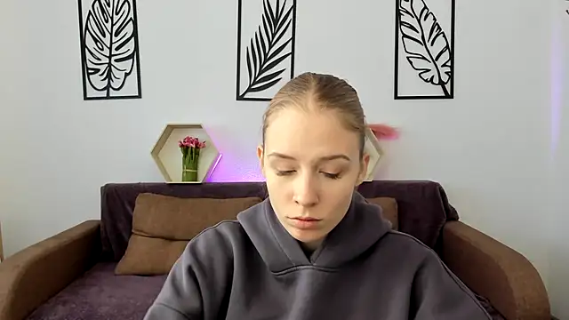 Snapshot of AnnNorriss chatting on March 2025 12:35:02 PM AnnNorriss online show from March 2025 12:35:02 PM