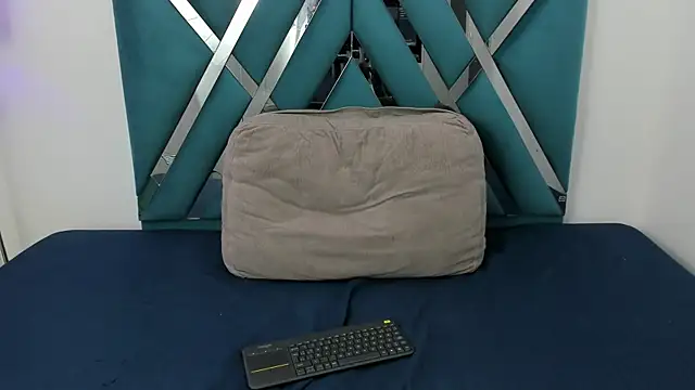 Snapshot of Emily-Carter chatting on September 2025 08:33:02 PM Emily-Carter online show from September 2025 08:33:02 PM