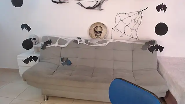 emily-777 online show from October 2025 10:27:01 AM