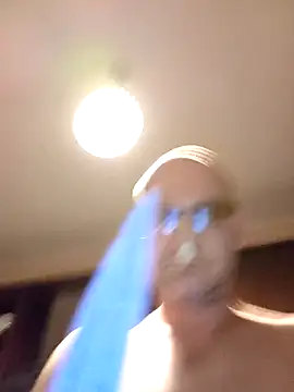 Snapshot of Luci1982Brazzers chatting on October 2025 04:48:01 PM Luci1982Brazzers online show from October 2025 04:48:01 PM