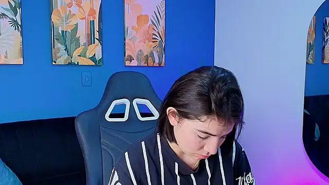 Zamira Taylor online show from September 2025 07:56:02 AM