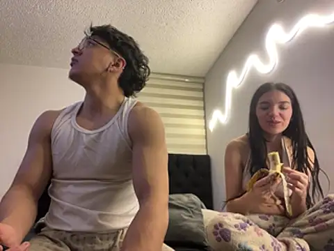 DesireLuxe online show from April 2026 06:38:01 AM