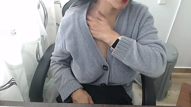 Sexyqueen mature  online show from November 2025 05:35:01 PM