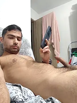 Snapshot of andreiiiii2025 chatting on February 2025 09:33:01 AM andreiiiii2025 online show from February 2025 09:33:01 AM