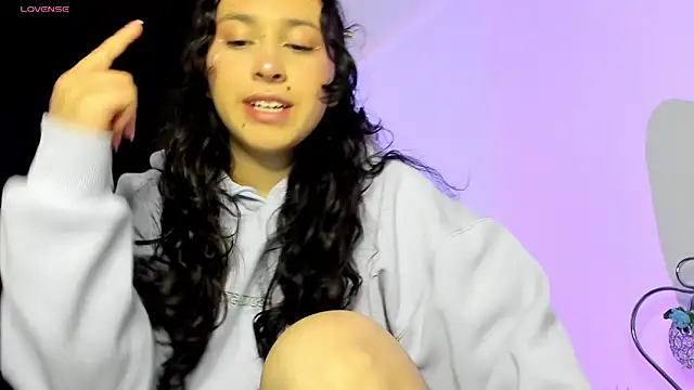 Snapshot of ammy_e chatting on November 2025 02:10:02 AM ammy e online show from November 2025 02:10:02 AM