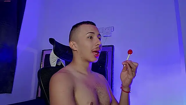 Donathoo1 online show from February 2026 11:56:01 PM