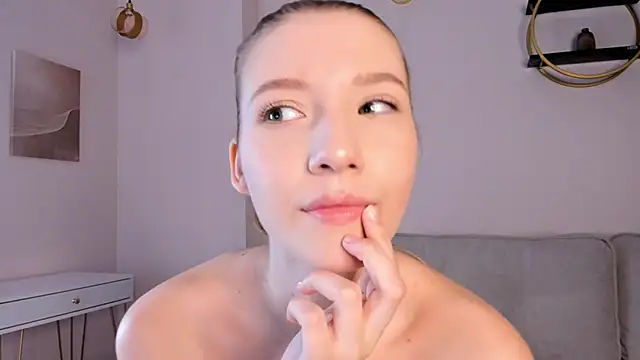 SunnivaCovil online show from February 2025 05:07:01 PM