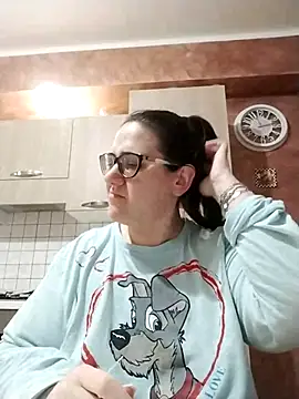 Snapshot of Dolcecurvy chatting on April 2026 09:12:02 PM Dolcecurvy online show from April 2026 09:12:02 PM