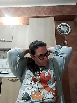 Snapshot of Dolcecurvy chatting on April 2026 09:45:01 PM Dolcecurvy online show from April 2026 09:45:01 PM