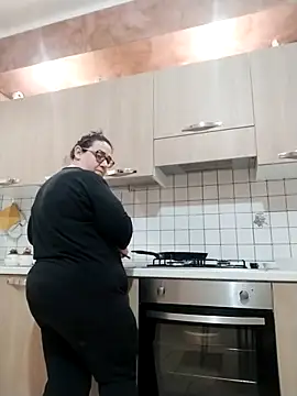 Snapshot of Dolcecurvy chatting on April 2026 02:22:01 PM Dolcecurvy online show from April 2026 02:22:01 PM