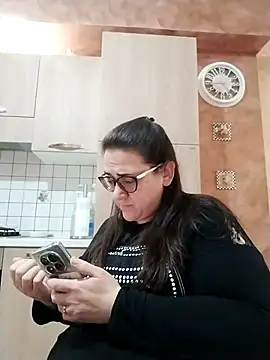 Snapshot of Dolcecurvy chatting on April 2026 02:44:01 PM Dolcecurvy online show from April 2026 02:44:01 PM