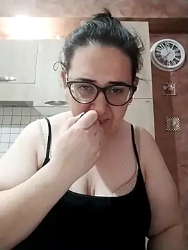 Snapshot of Dolcecurvy chatting on April 2026 09:37:02 PM Dolcecurvy online show from April 2026 09:37:02 PM