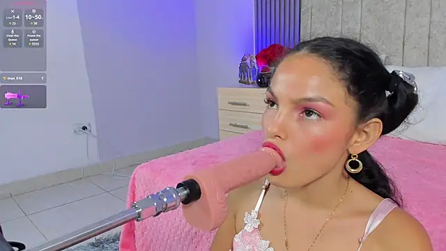 cutie sarax1 online show from March 2025 04:35:02 PM